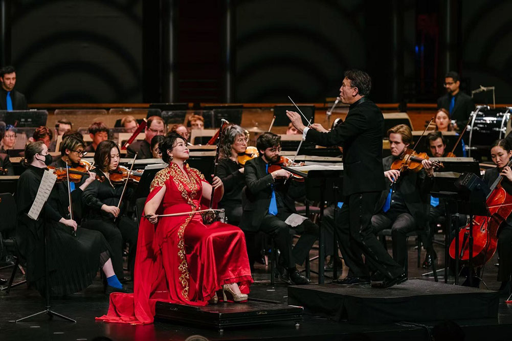 Yan Guowei performs &ldquo;Ink Plum&rdquo; at &ldquo;The Sound of Spring&rdquo; concert at Lincoln Center in New York City on Jan 26. Photo by Fadi Kheir